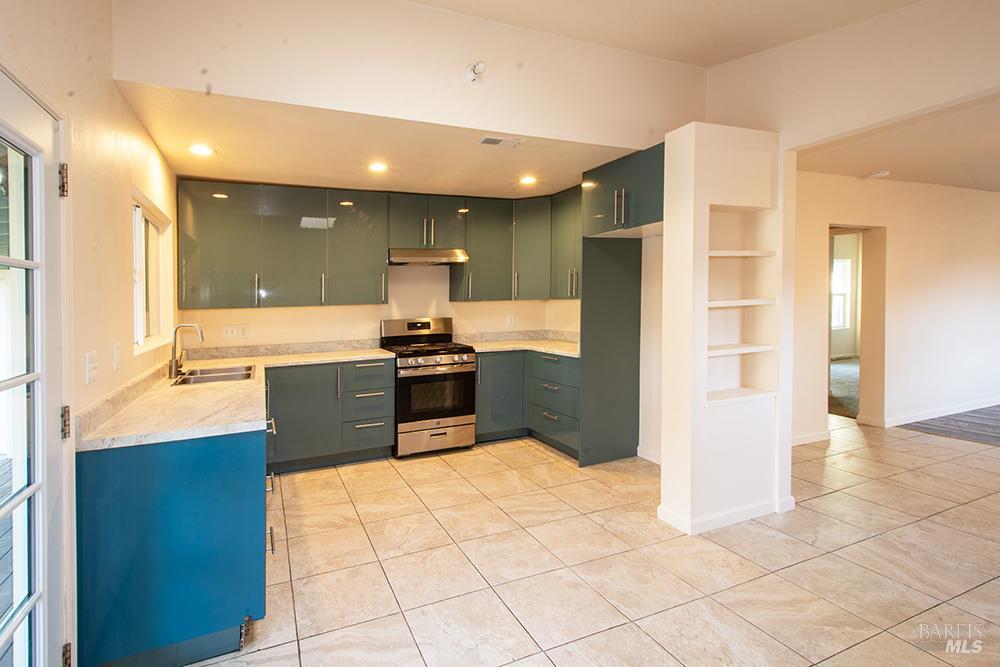 Detail Gallery Image 8 of 22 For 19191 Arnold Dr, Sonoma,  CA 95476 - 3 Beds | 2/1 Baths