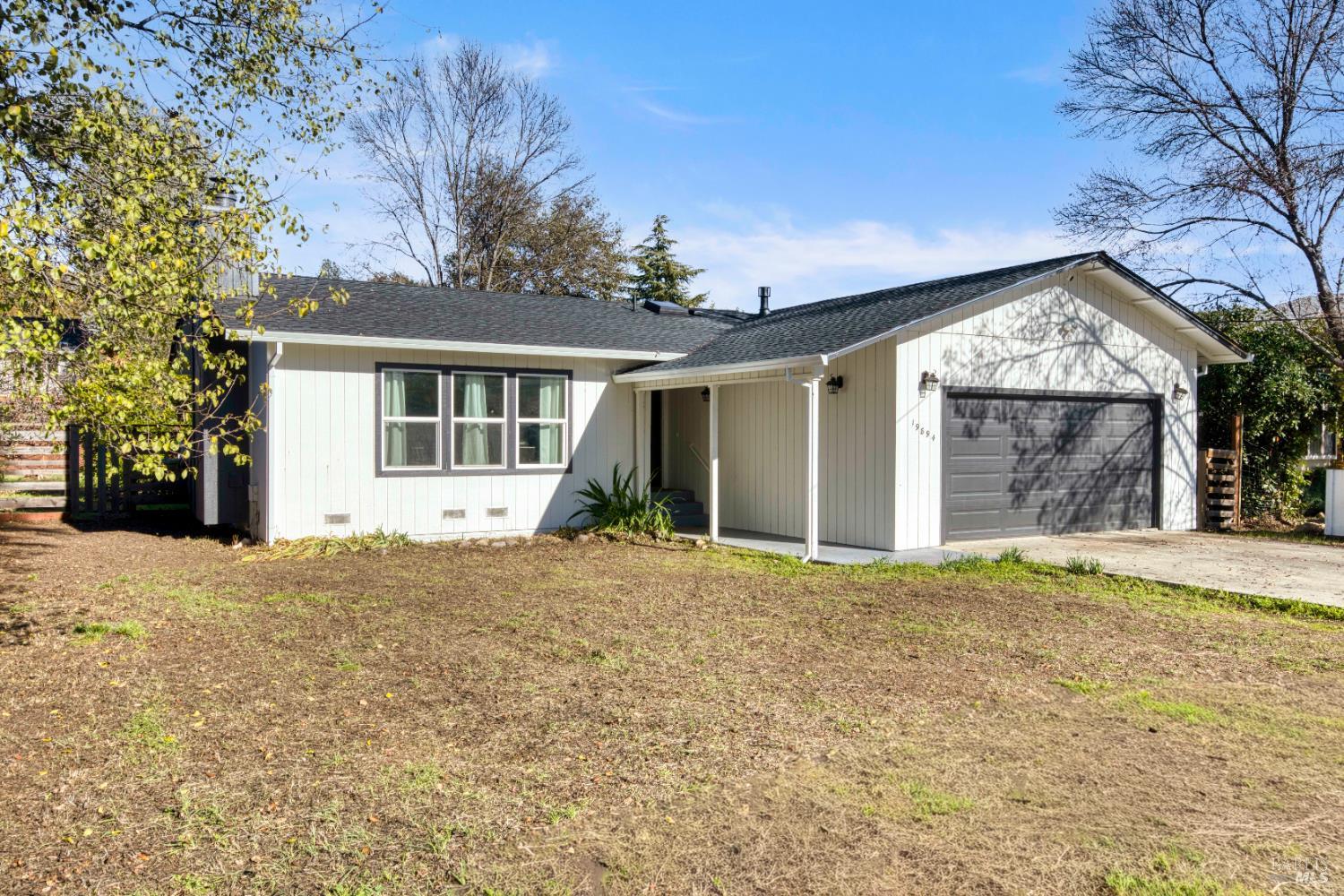 Detail Gallery Image 3 of 30 For 19894 Mountain Mdws, Hidden Valley Lake,  CA 95467 - 2 Beds | 2 Baths