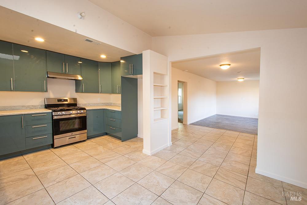 Detail Gallery Image 10 of 22 For 19191 Arnold Dr, Sonoma,  CA 95476 - 3 Beds | 2/1 Baths