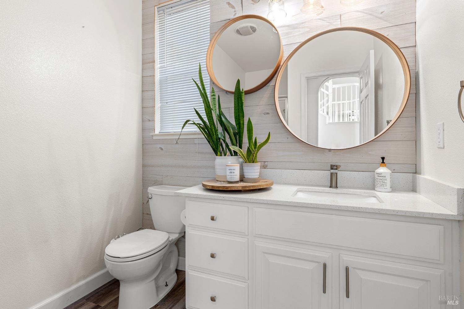 Detail Gallery Image 17 of 54 For 1049 Woodcrest Ct, Vacaville,  CA 95688 - 4 Beds | 3 Baths