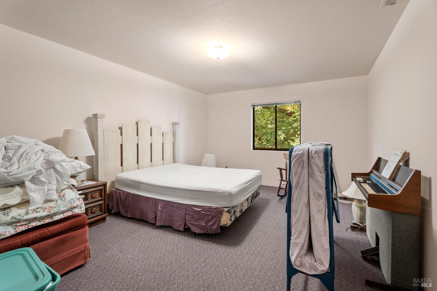 Detail Gallery Image 9 of 14 For 26095 Poppy Dr, Willits,  CA 95490 - 3 Beds | 2/1 Baths