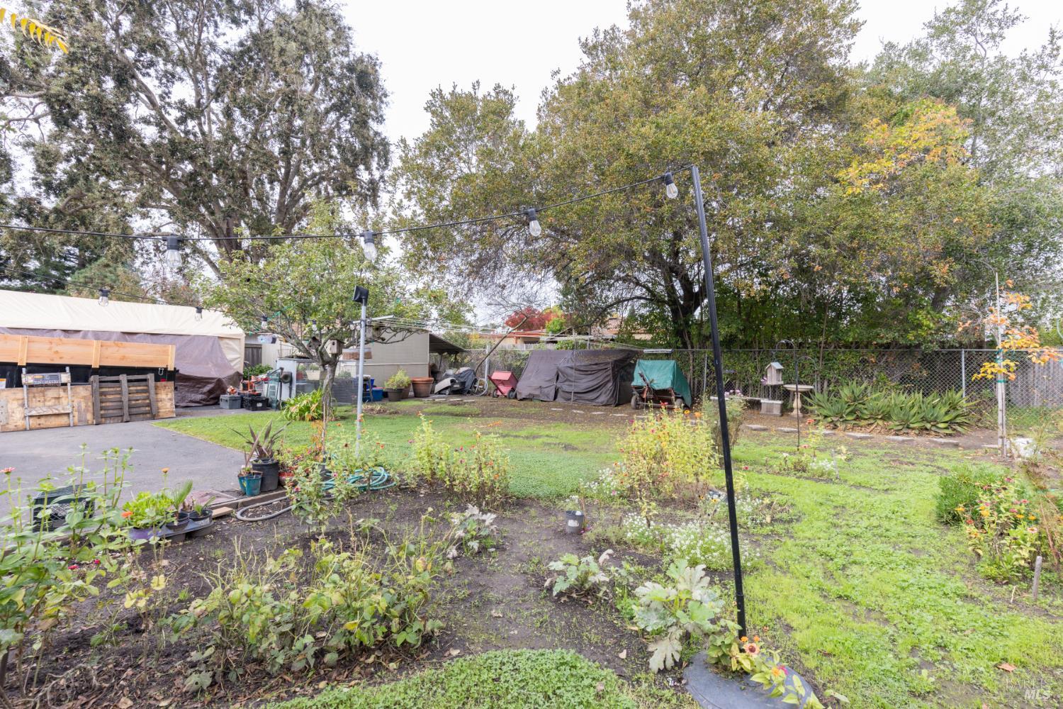 Detail Gallery Image 14 of 19 For 2030 W Pueblo Ave, Napa,  CA 94558 - 3 Beds | 2 Baths