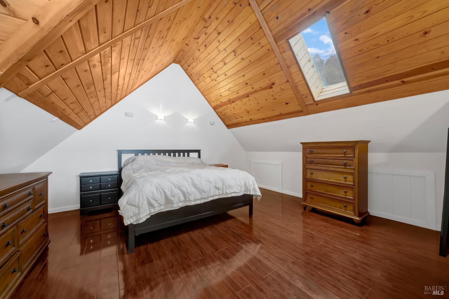 Detail Gallery Image 18 of 42 For 5798 Sunrise Dr, Lower Lake,  CA 94547 - 4 Beds | 3 Baths