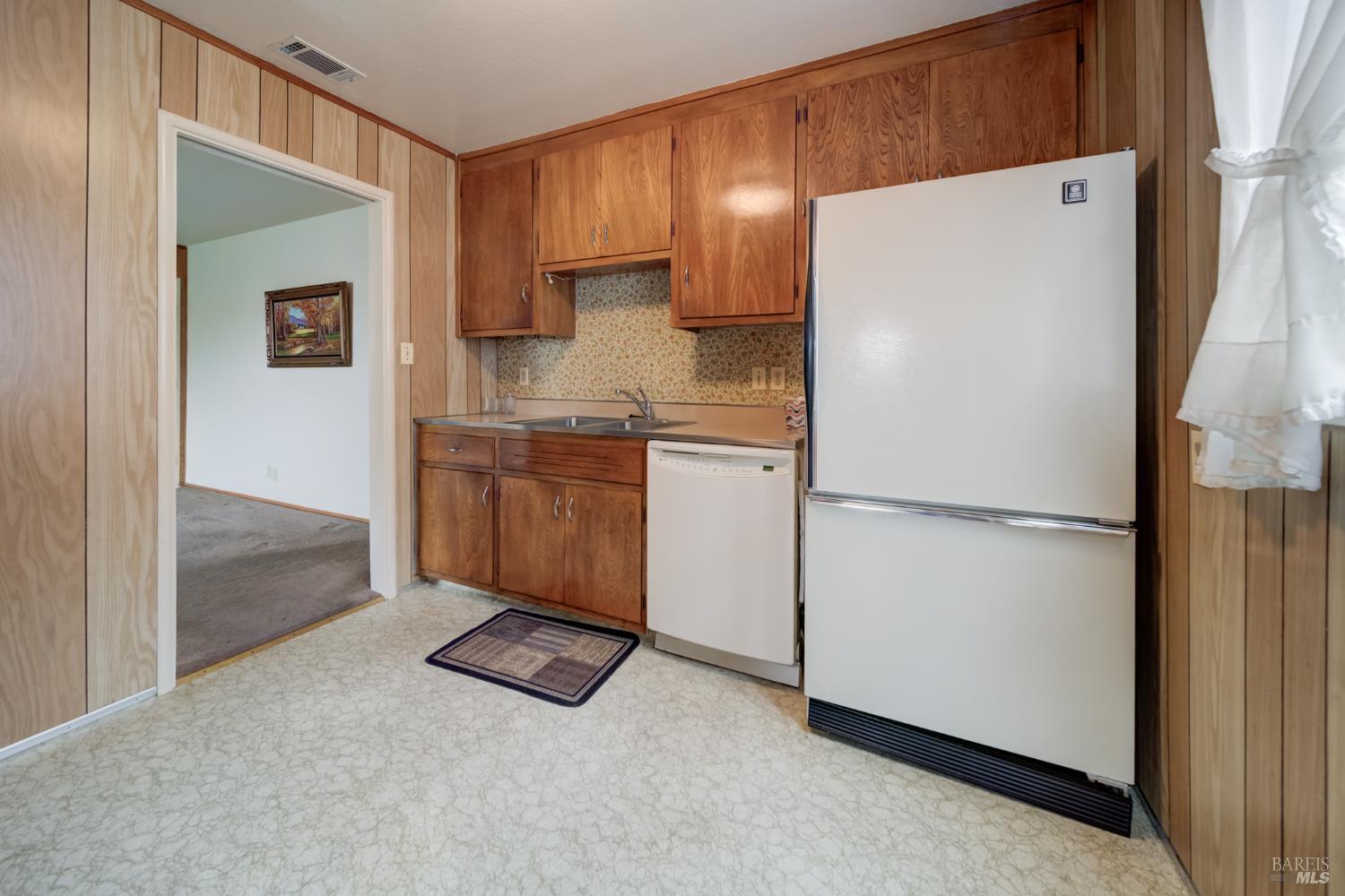 Detail Gallery Image 8 of 20 For 818 Ashwood Ave, Vallejo,  CA 94591 - 3 Beds | 2 Baths