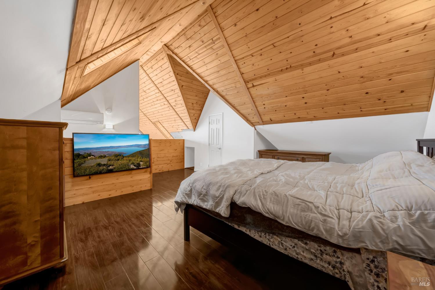 Detail Gallery Image 19 of 42 For 5798 Sunrise Dr, Lower Lake,  CA 94547 - 4 Beds | 3 Baths