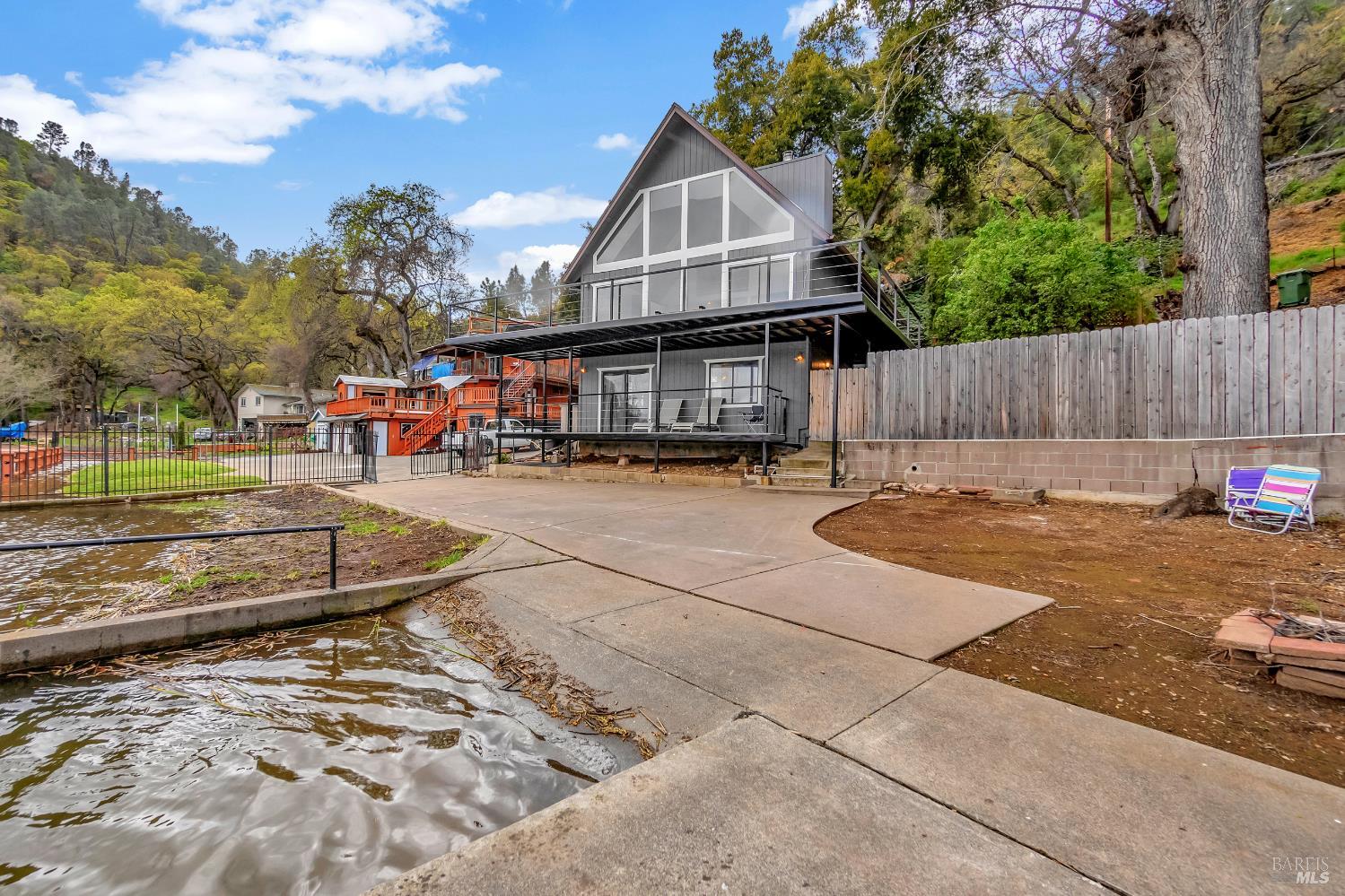 Detail Gallery Image 3 of 42 For 5798 Sunrise Dr, Lower Lake,  CA 94547 - 4 Beds | 3 Baths