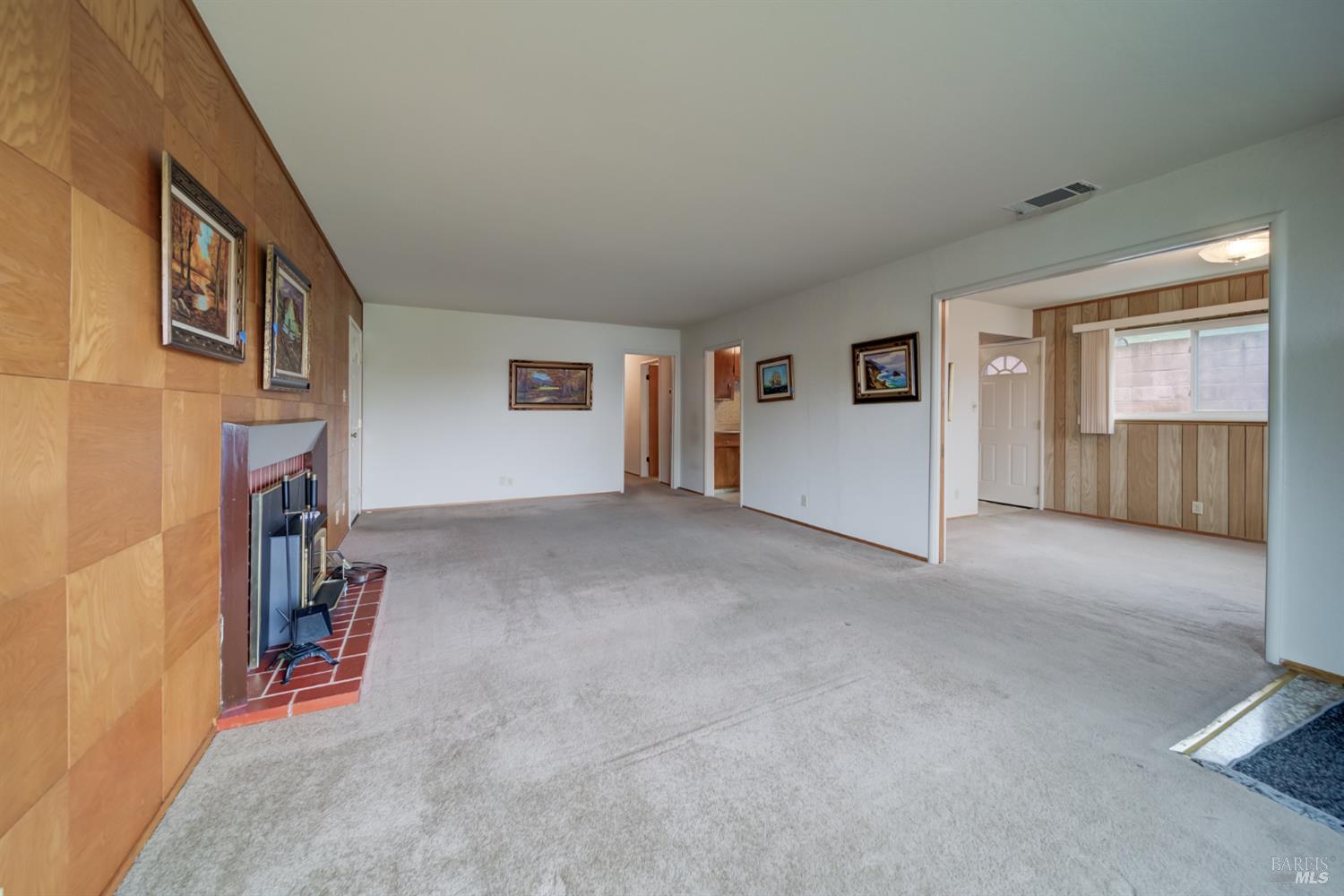 Detail Gallery Image 4 of 20 For 818 Ashwood Ave, Vallejo,  CA 94591 - 3 Beds | 2 Baths