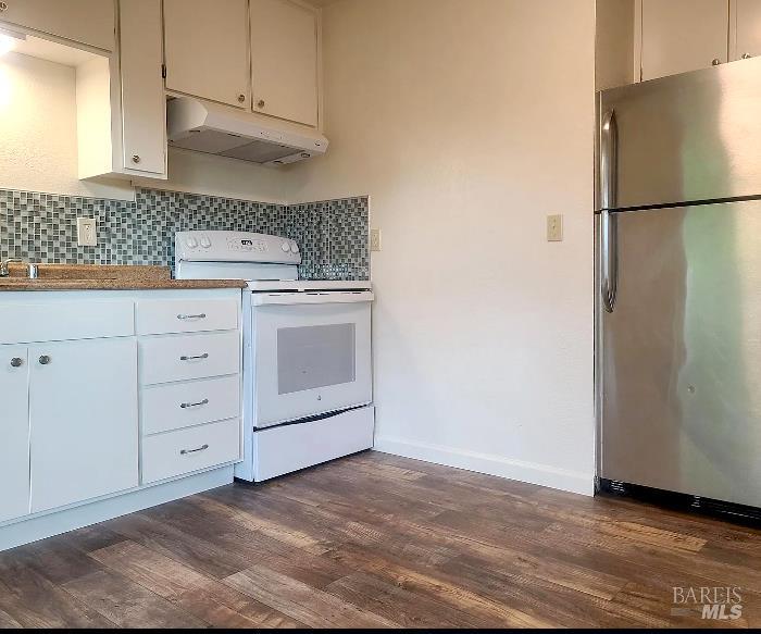 Detail Gallery Image 5 of 18 For 2424 Kenton Ct, Santa Rosa,  CA 95407 - – Beds | – Baths