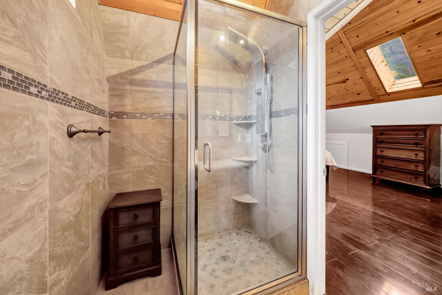 Detail Gallery Image 21 of 42 For 5798 Sunrise Dr, Lower Lake,  CA 94547 - 4 Beds | 3 Baths