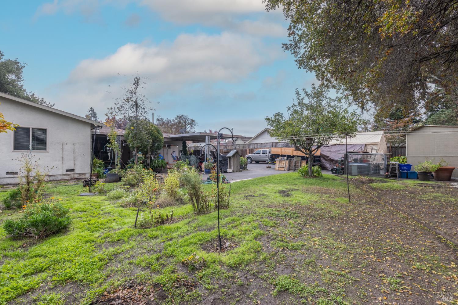 Detail Gallery Image 13 of 19 For 2030 W Pueblo Ave, Napa,  CA 94558 - 3 Beds | 2 Baths