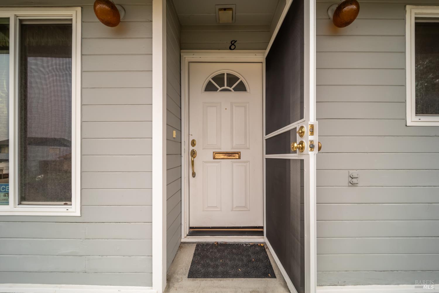 Detail Gallery Image 2 of 20 For 818 Ashwood Ave, Vallejo,  CA 94591 - 3 Beds | 2 Baths