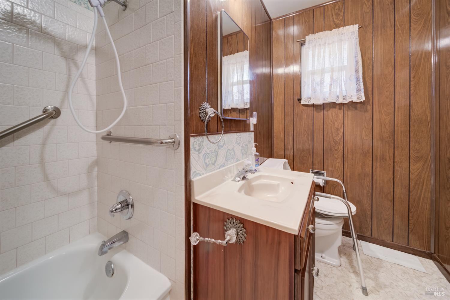 Detail Gallery Image 13 of 20 For 818 Ashwood Ave, Vallejo,  CA 94591 - 3 Beds | 2 Baths