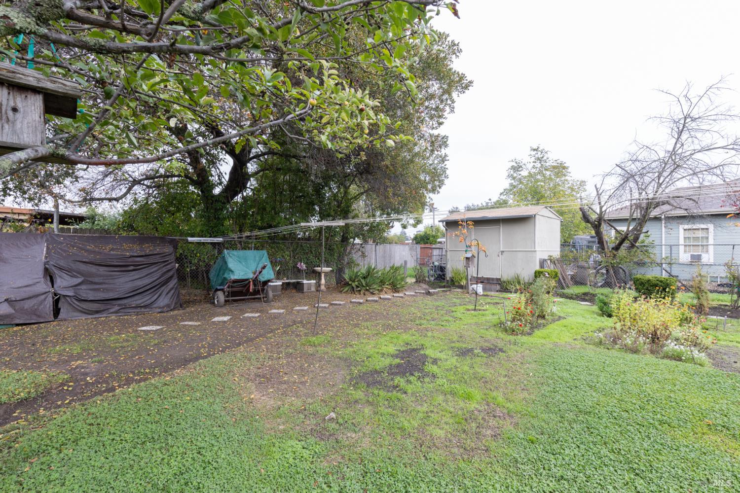 Detail Gallery Image 11 of 19 For 2030 W Pueblo Ave, Napa,  CA 94558 - 3 Beds | 2 Baths