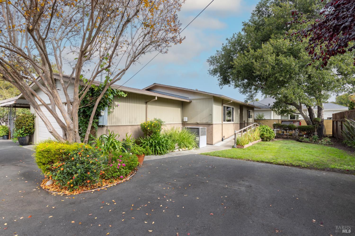 Detail Gallery Image 17 of 19 For 2030 W Pueblo Ave, Napa,  CA 94558 - 3 Beds | 2 Baths