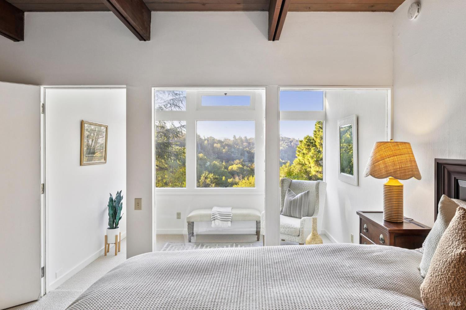 Detail Gallery Image 25 of 50 For 25 Oakhurst Rd, San Rafael,  CA 94901 - 4 Beds | 4 Baths