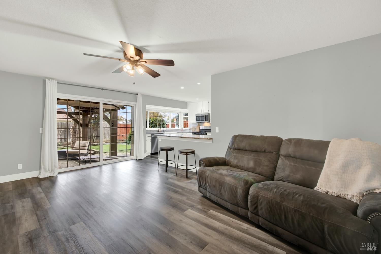 Detail Gallery Image 40 of 79 For 595 Sawyer Ct, Dixon,  CA 95620 - 4 Beds | 2 Baths