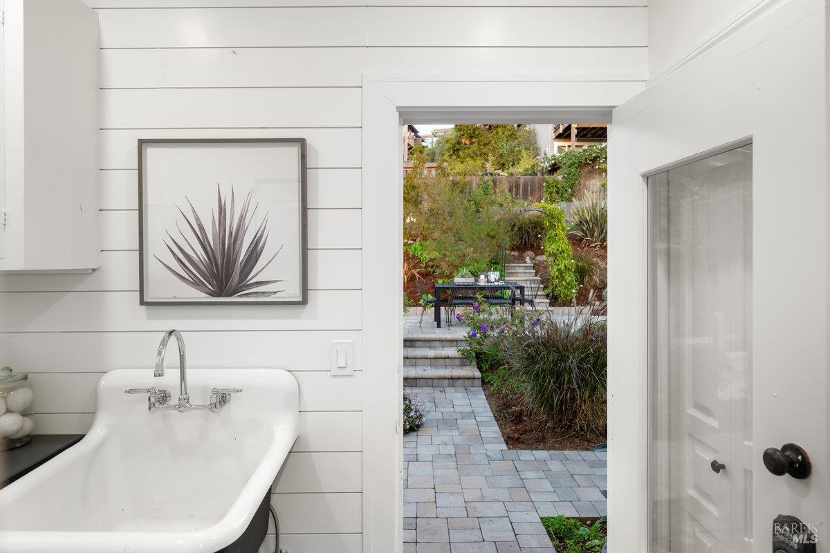 Detail Gallery Image 54 of 95 For 700 Ocean Ave, Richmond,  CA 94801 - 3 Beds | 2/1 Baths