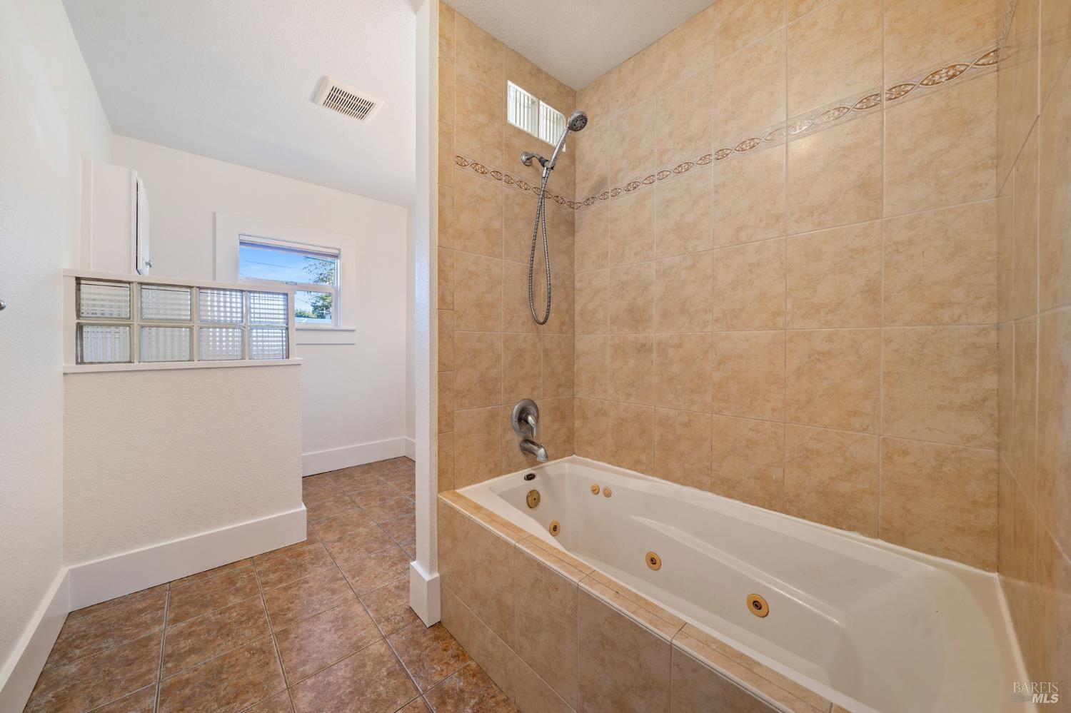 Detail Gallery Image 15 of 36 For 764 Mill St, Santa Rosa,  CA 95404 - 2 Beds | 1/1 Baths