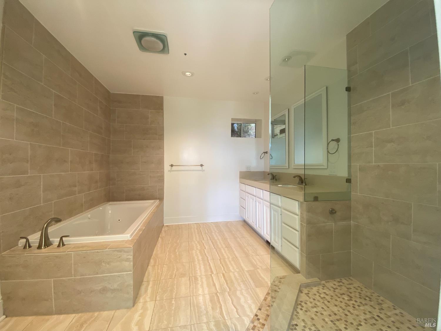 Detail Gallery Image 23 of 39 For 67 via Los Altos Unkn, Tiburon,  CA 94920 - 5 Beds | 5/1 Baths