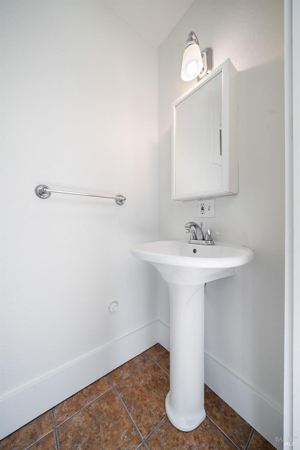 Detail Gallery Image 21 of 36 For 764 Mill St, Santa Rosa,  CA 95404 - 2 Beds | 1/1 Baths