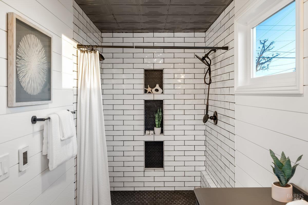 Detail Gallery Image 40 of 95 For 700 Ocean Ave, Richmond,  CA 94801 - 3 Beds | 2/1 Baths