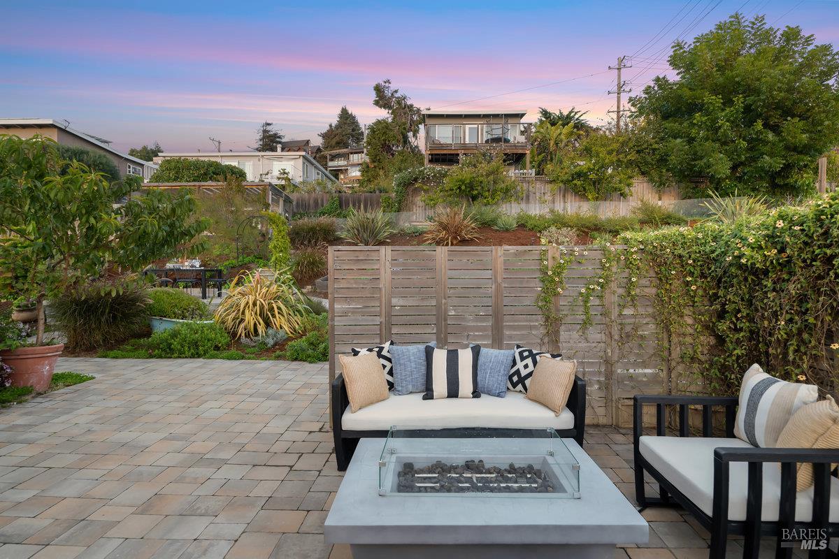 Detail Gallery Image 60 of 95 For 700 Ocean Ave, Richmond,  CA 94801 - 3 Beds | 2/1 Baths