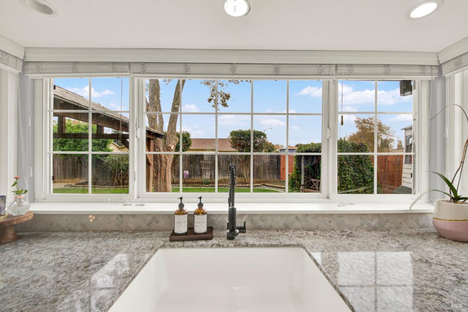 Detail Gallery Image 33 of 79 For 595 Sawyer Ct, Dixon,  CA 95620 - 4 Beds | 2 Baths