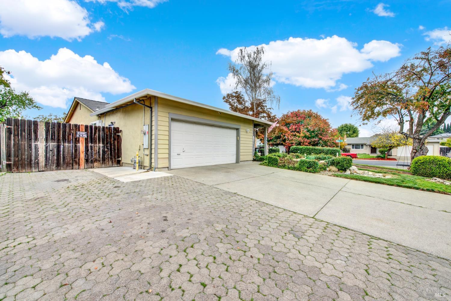 Detail Gallery Image 4 of 79 For 595 Sawyer Ct, Dixon,  CA 95620 - 4 Beds | 2 Baths