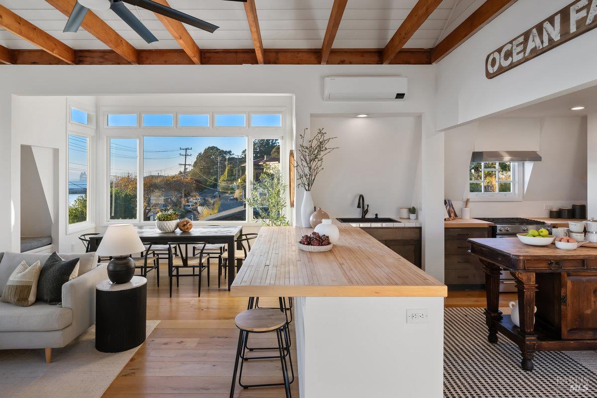 Detail Gallery Image 23 of 95 For 700 Ocean Ave, Richmond,  CA 94801 - 3 Beds | 2/1 Baths