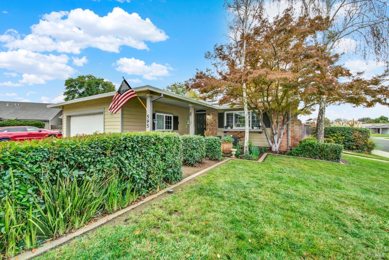 Detail Gallery Image 6 of 79 For 595 Sawyer Ct, Dixon,  CA 95620 - 4 Beds | 2 Baths