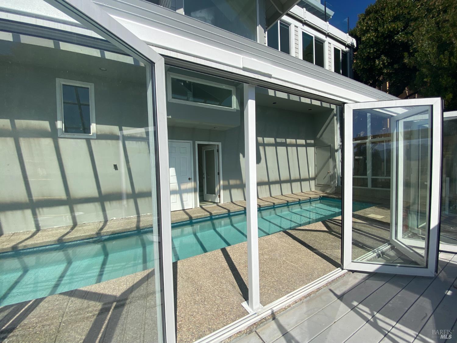 Detail Gallery Image 30 of 39 For 67 via Los Altos Unkn, Tiburon,  CA 94920 - 5 Beds | 5/1 Baths