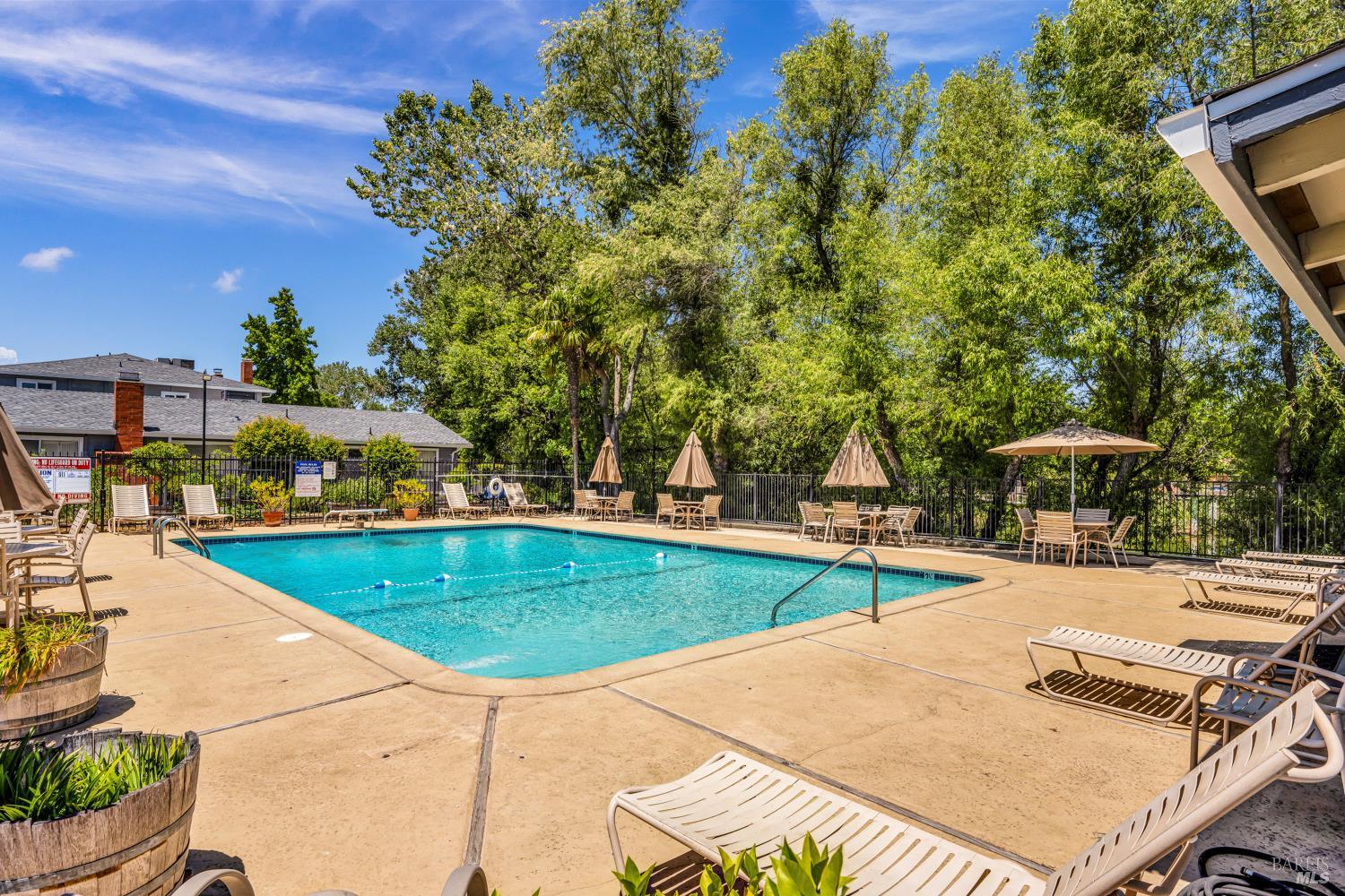 Detail Gallery Image 4 of 30 For 1633 Montana Vista St, Lakeport,  CA 95453 - 3 Beds | 2/1 Baths