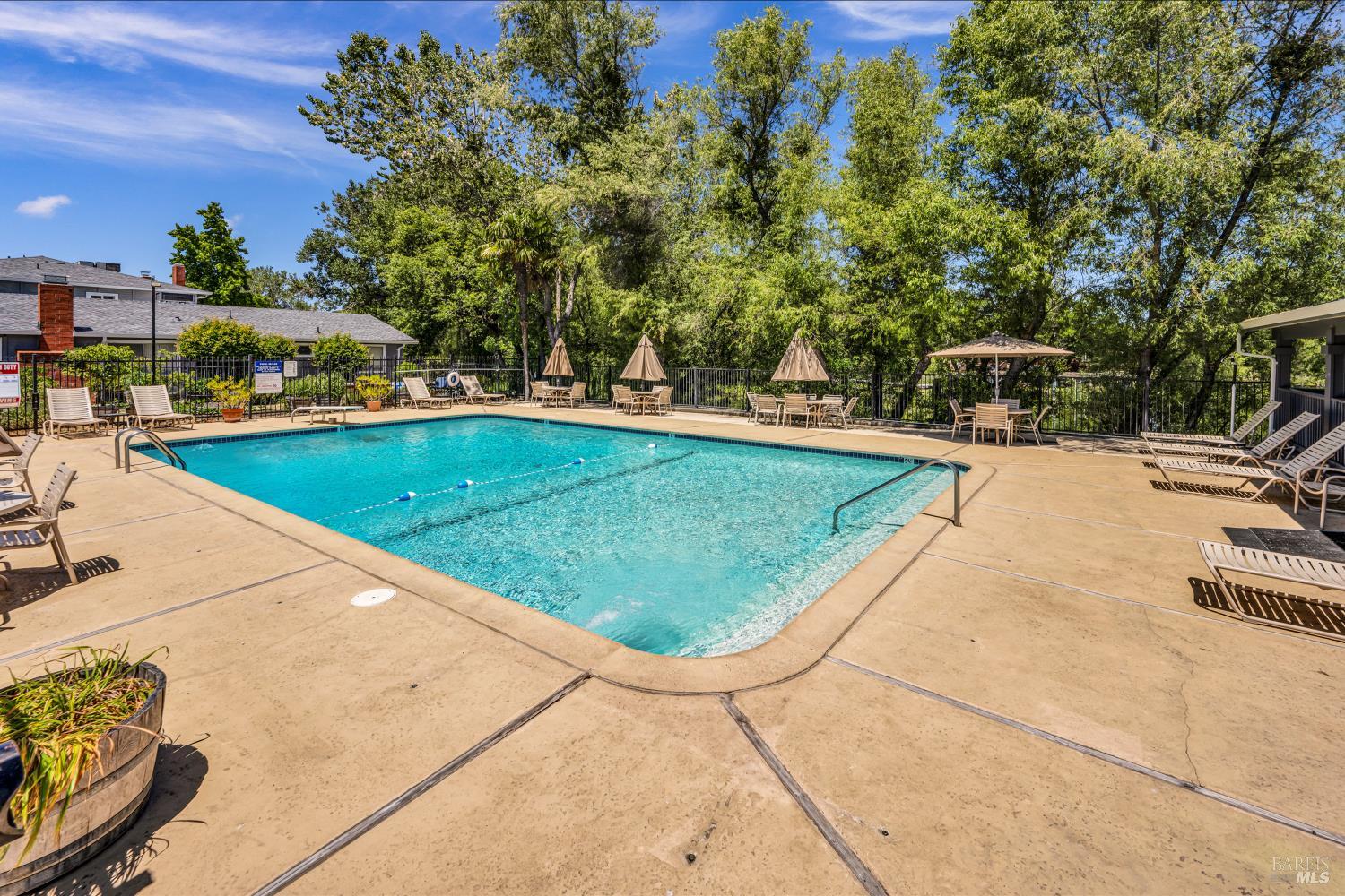 Detail Gallery Image 3 of 30 For 1633 Montana Vista St, Lakeport,  CA 95453 - 3 Beds | 2/1 Baths