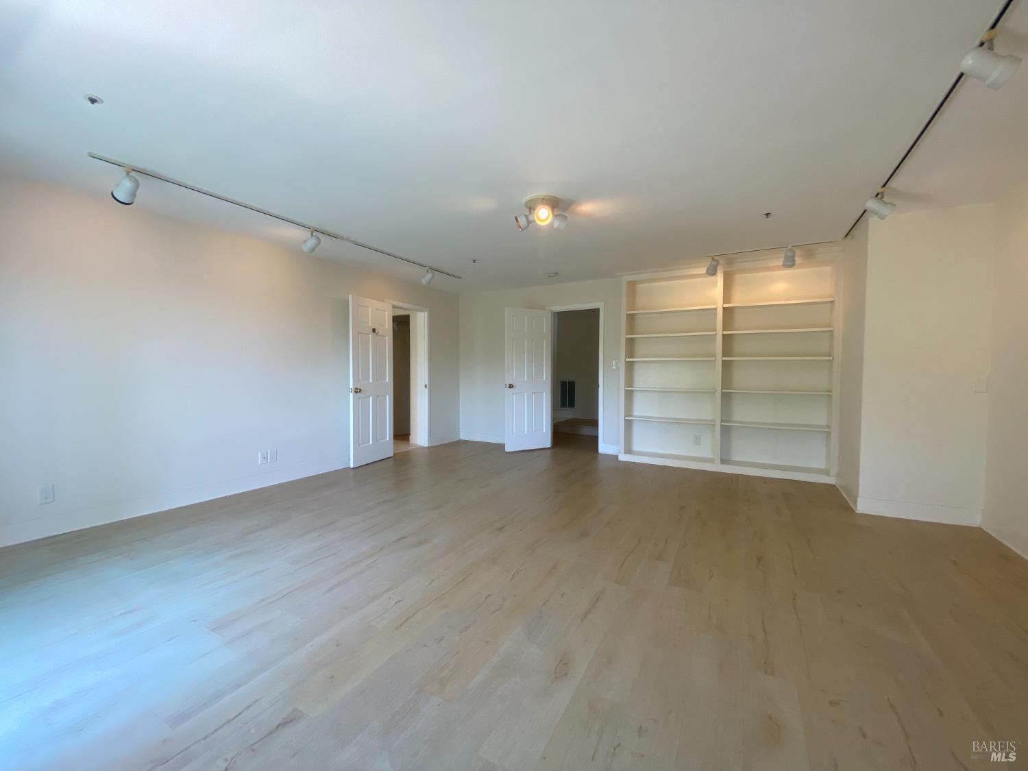 Detail Gallery Image 19 of 39 For 67 via Los Altos Unkn, Tiburon,  CA 94920 - 5 Beds | 5/1 Baths