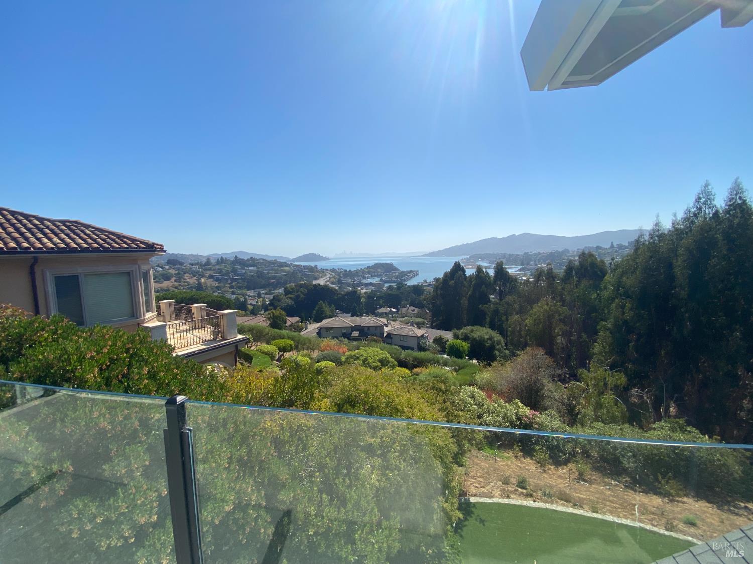 Detail Gallery Image 15 of 39 For 67 via Los Altos Unkn, Tiburon,  CA 94920 - 5 Beds | 5/1 Baths