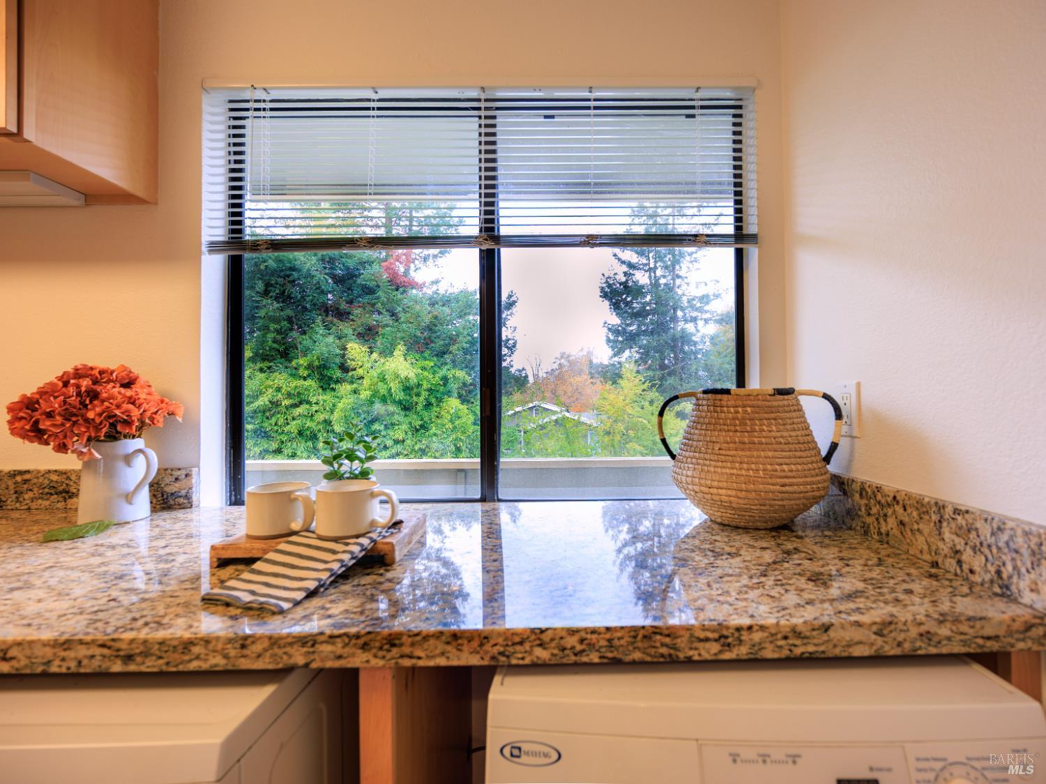 Detail Gallery Image 5 of 18 For 720 Petaluma Blvd #30,  Petaluma,  CA 94952 - 2 Beds | 1 Baths
