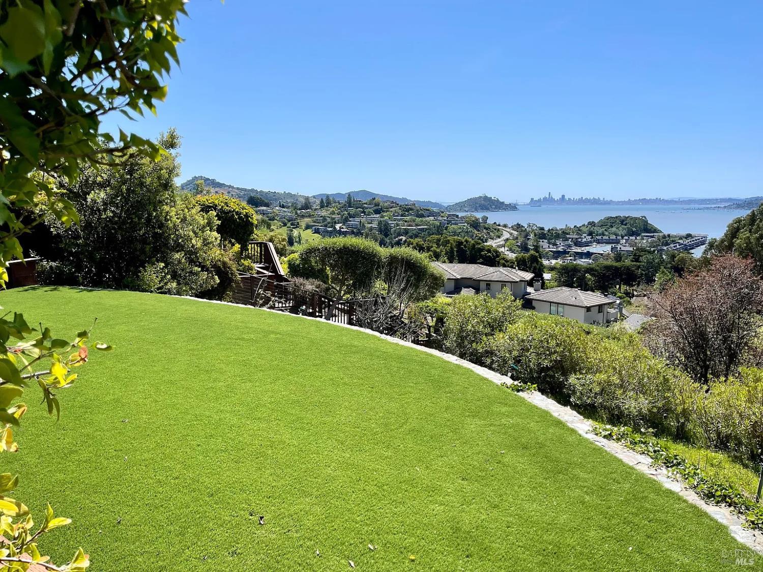 Detail Gallery Image 36 of 39 For 67 via Los Altos Unkn, Tiburon,  CA 94920 - 5 Beds | 5/1 Baths
