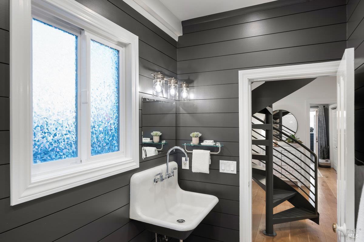 Detail Gallery Image 51 of 95 For 700 Ocean Ave, Richmond,  CA 94801 - 3 Beds | 2/1 Baths