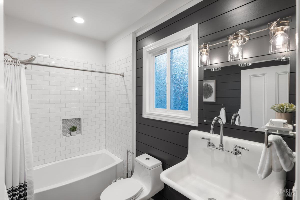 Detail Gallery Image 52 of 95 For 700 Ocean Ave, Richmond,  CA 94801 - 3 Beds | 2/1 Baths