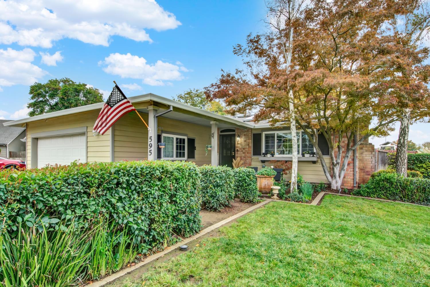 Detail Gallery Image 2 of 79 For 595 Sawyer Ct, Dixon,  CA 95620 - 4 Beds | 2 Baths