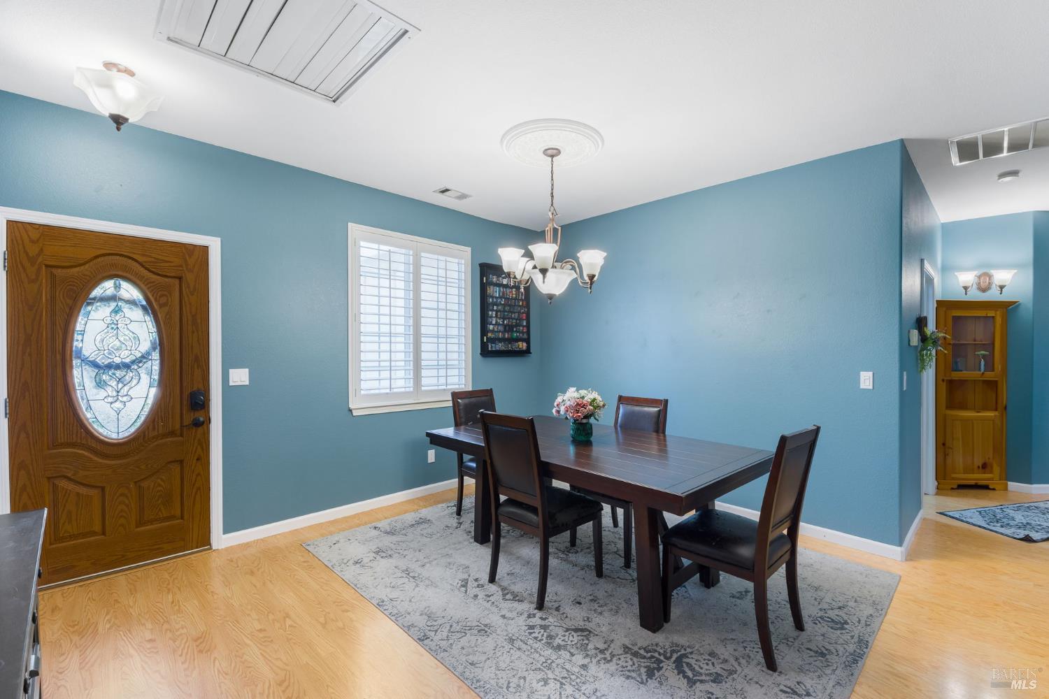 Detail Gallery Image 9 of 48 For 436 Wick Ct, Vacaville,  CA 95687 - 4 Beds | 3 Baths