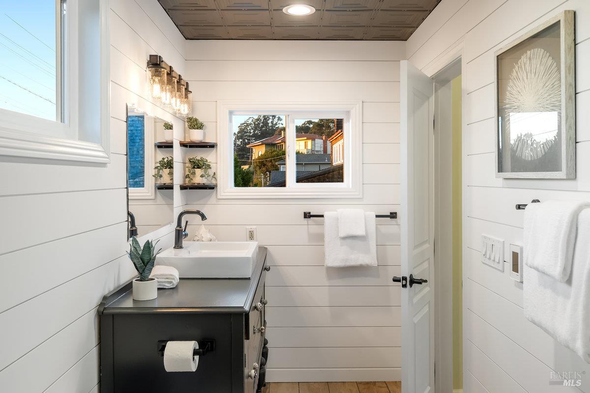 Detail Gallery Image 39 of 95 For 700 Ocean Ave, Richmond,  CA 94801 - 3 Beds | 2/1 Baths