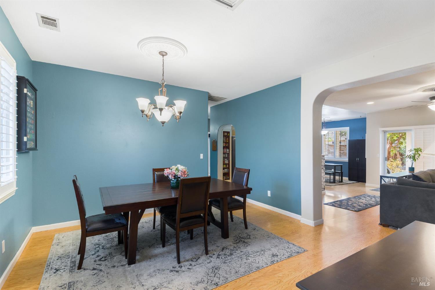 Detail Gallery Image 8 of 48 For 436 Wick Ct, Vacaville,  CA 95687 - 4 Beds | 3 Baths