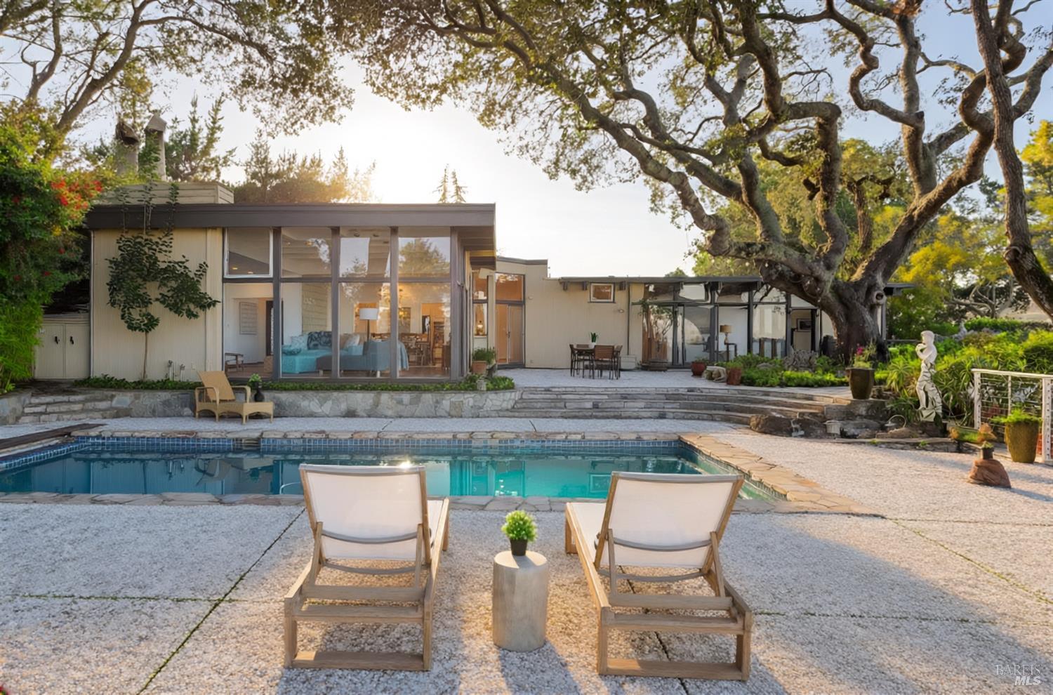 Detail Gallery Image 30 of 50 For 25 Oakhurst Rd, San Rafael,  CA 94901 - 4 Beds | 4 Baths