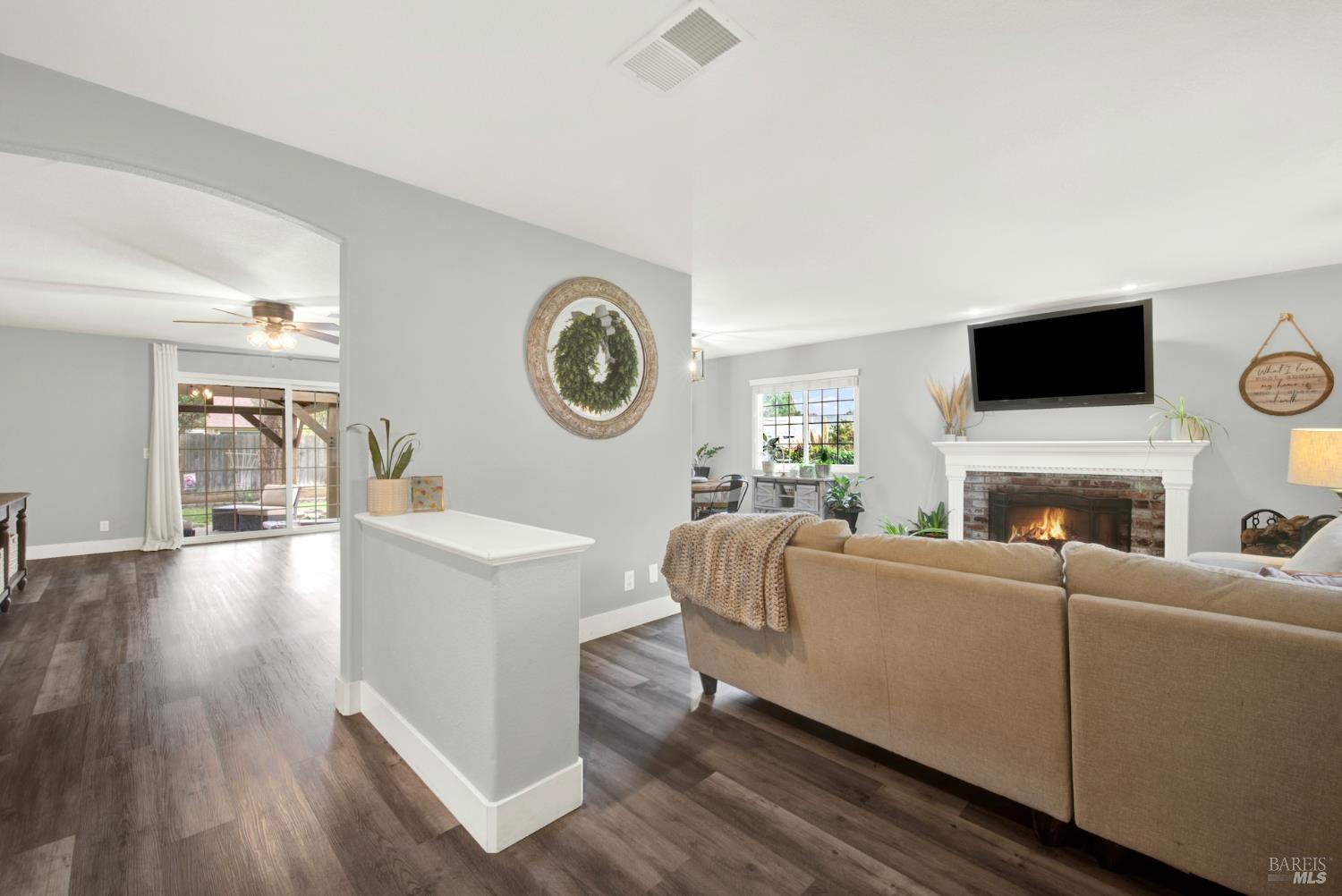 Detail Gallery Image 18 of 79 For 595 Sawyer Ct, Dixon,  CA 95620 - 4 Beds | 2 Baths