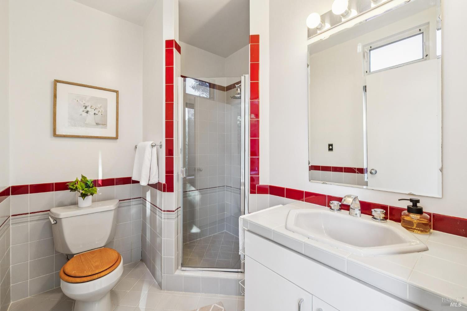 Detail Gallery Image 28 of 50 For 25 Oakhurst Rd, San Rafael,  CA 94901 - 4 Beds | 4 Baths