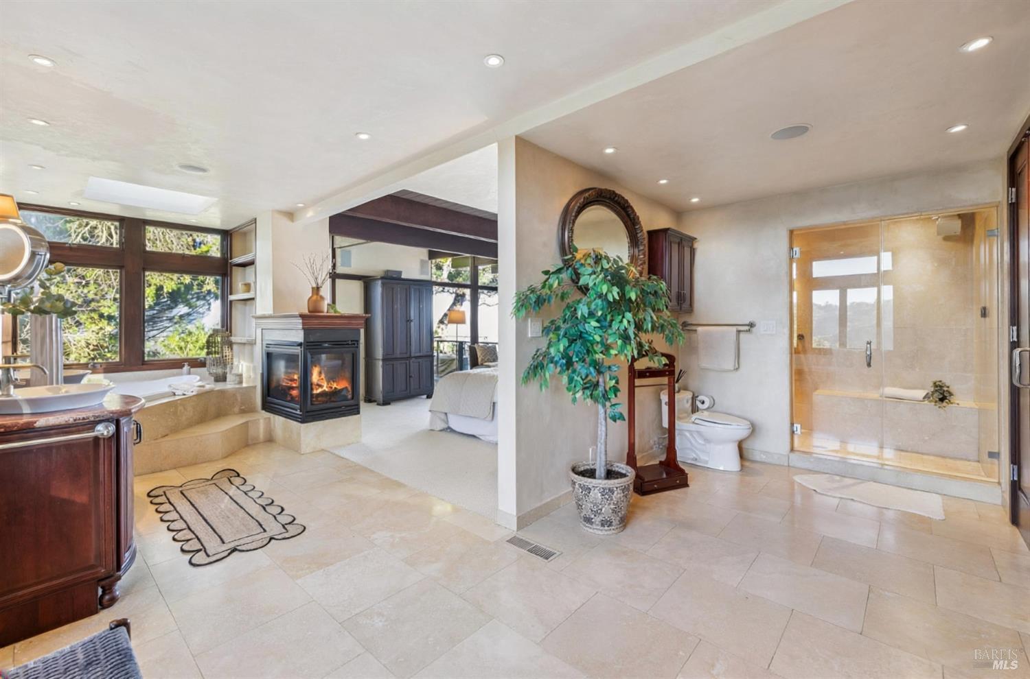 Detail Gallery Image 20 of 50 For 25 Oakhurst Rd, San Rafael,  CA 94901 - 4 Beds | 4 Baths