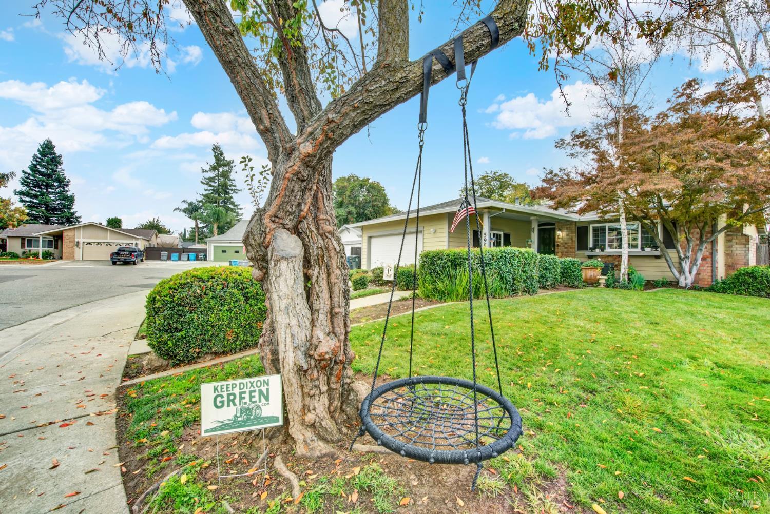 Detail Gallery Image 5 of 79 For 595 Sawyer Ct, Dixon,  CA 95620 - 4 Beds | 2 Baths