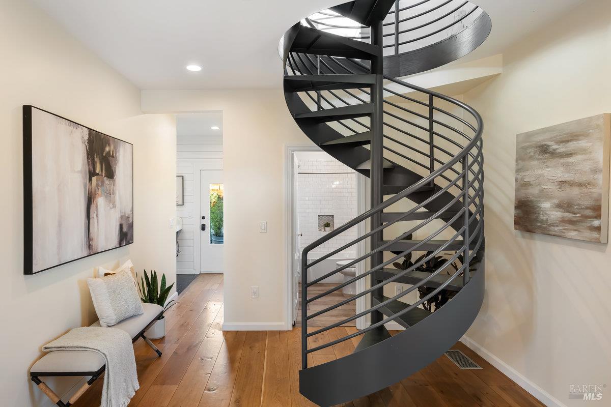 Detail Gallery Image 8 of 95 For 700 Ocean Ave, Richmond,  CA 94801 - 3 Beds | 2/1 Baths