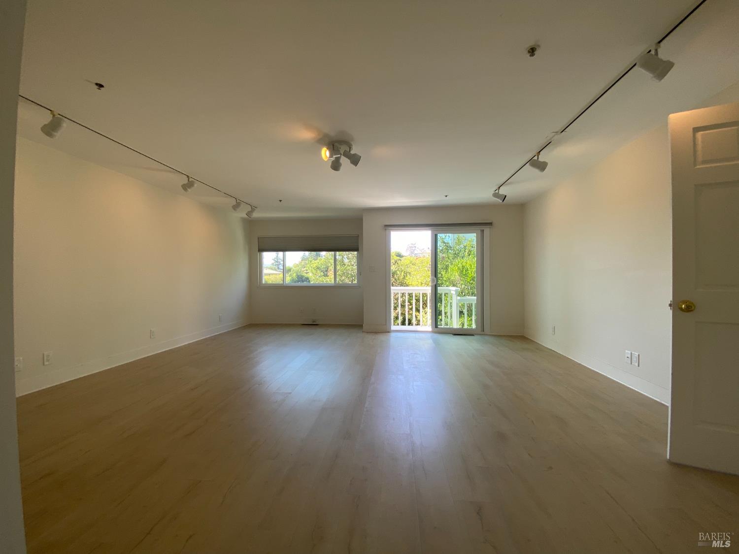 Detail Gallery Image 17 of 39 For 67 via Los Altos Unkn, Tiburon,  CA 94920 - 5 Beds | 5/1 Baths